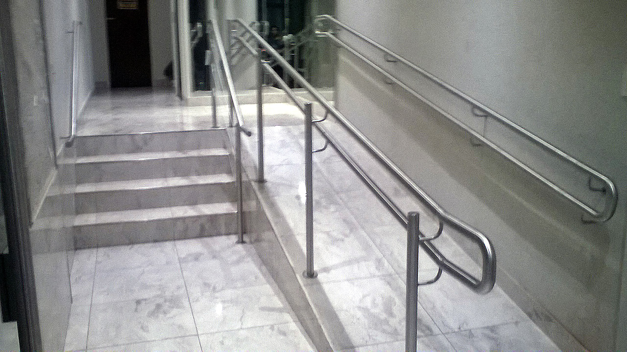 BARANDILLA DE ACERO INOXIDABLE CON VARILLAS HORIZONTALES.  Barandilla  escalera interior, Barandas de aluminio, Barandales para escaleras  interiores